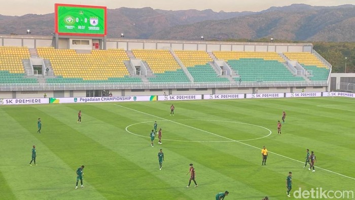 Persipal FC Vs Persipura Jayapura tuntas tanpa gol dalam laga Championship 2025/2026 di Stadion Gelora BJ Habibie.