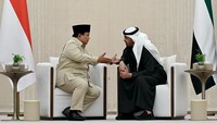Pertemuan keduanya berlangsung dalam suasana penuh rasa hormat dan keakraban, mencerminkan hubungan yang terjalin bukan hanya sebatas diplomasi formal. Tidak hanya hubungan antarnegara, tetapi juga hubungan antarsahabat dari keduanya. (Foto: Cahyo - Biro Pers Sekretariat Presiden)