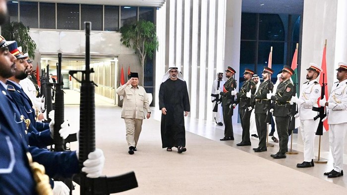 Presiden Prabowo Subianto melanjutkan kunjungan kerja ke Abu Dhabi untuk bertemu Presiden MBZ. (Cahyo/Biro Pers Sekretariat Presiden)
