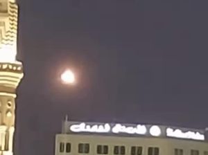 Video Benda Bercahaya di Langit Madinah, Disusul Ledakan Keras