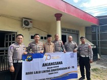 Sambut Hari Ulang Tahun, Satlantas Probolinggo Kota Beri Tali Asih ke Purnawirawan