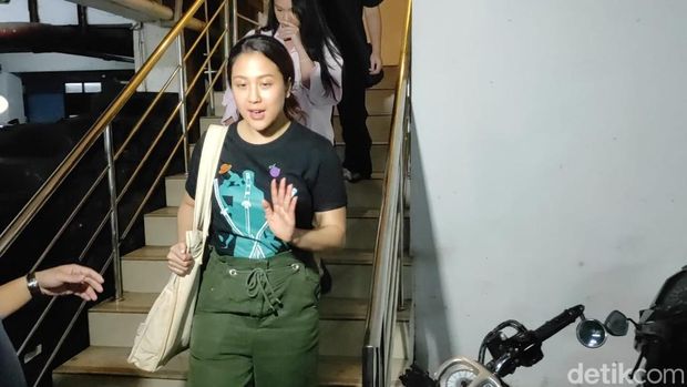 Sherina usai memberikan klarifikasi soal kucing Uya Kuya di Polres Jakarta Timur, Jumat (12/9/2025).