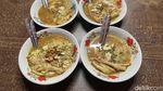 Slurrp! Ada Soto Ayam Ceker Legendaris di Gandaria Langganan Pejabat