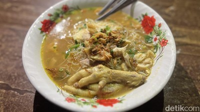 Slurrp! Ada Soto Ayam Ceker Legendaris di Gandaria Langganan Pejabat