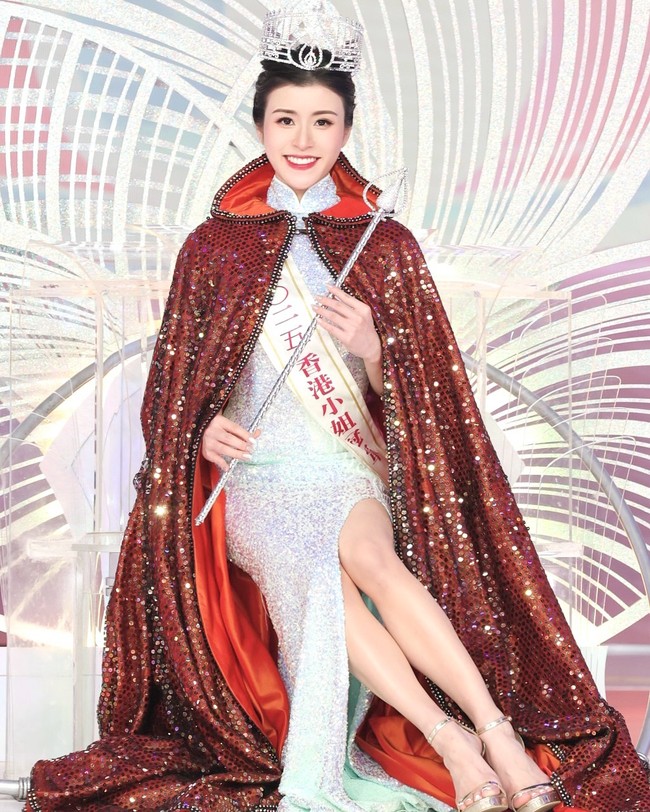 Sebelum jadi ratu kecantikan, wanita 26 tahun itu sudah sering ikut kompetisi tapi di bidang olahraga. Ia telah memenangkan banyak kompetisi senam ritmik sebagai atlet timnas Hong Kong. Foto: Instagram @staceydevinachan