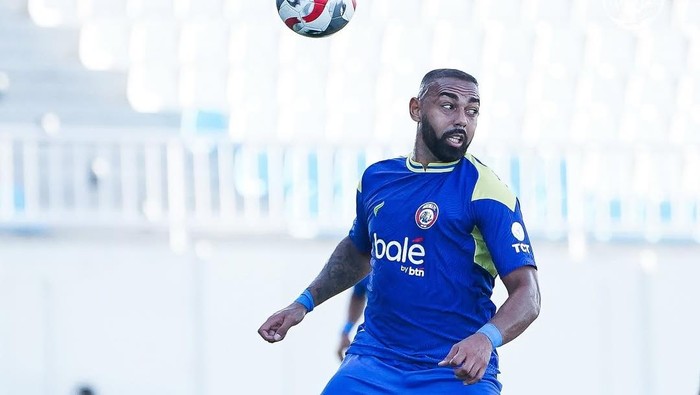 Striker Arema FC Dalberto memimpin daftar top skor sementara Super League 2025/2026.