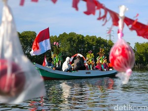 Uniknya Tradisi Maulid di Rammang-rammang Maros Diramaikan 61 Perahu Hias