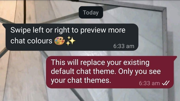 Lewat fitur baru bernama Tema Chat, warna bubble chat pengguna kini dapat diganti sesuai selera kamu.