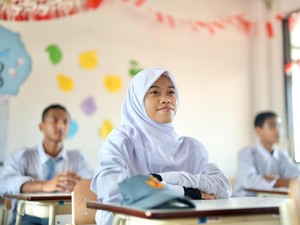 Kehilangan Pelukan Orang Tua, Adelia Bersyukur Masuk Sekolah Rakyat