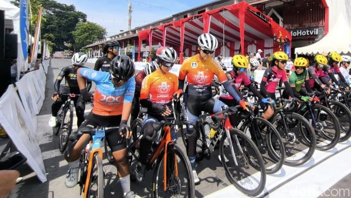 Aksi pesepeda Iran di Tour de Linggarjati 2025.