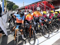 Jalur Kaki Gunung Ciremai yang Buat Pesepeda Iran Terkesima