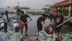 Aksi Warga Ternate Gotong Royong Kumpulkan Sampah Demi Selamatkan Laut