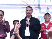 Mentan Beri Bantuan Traktor ke Unhas untuk Pendidikan Vokasi Pertanian