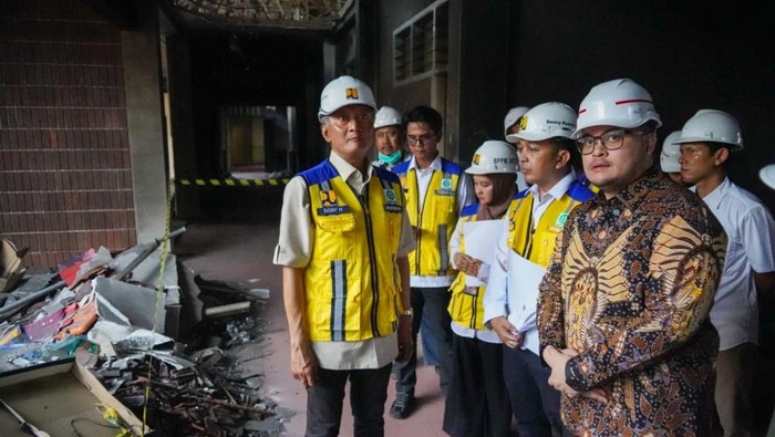 Bupati Kediri Hanindhito Himawan Pramana bersama Menteri Pekerjaan Umum Dody Hanggodo