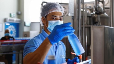 Canggih! Teknologi Baru UEA Ubah Kelembapan Jadi Air Minum