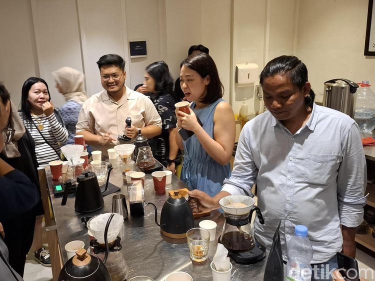 Serunya Belajar Latte Art dan Manual Brew bareng Indonesia Coffee Academy
