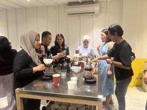 Seru! Kupas Tuntas Trik Latte Art dan Manual Brew bareng Indonesia Coffee Academy