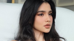 Davina Karamoy bahkan memilih menanggapi gosip yang kelewat liar dengan candaan agar tak menguras emosi. Foto: dok Instagram davinaakaramoy
