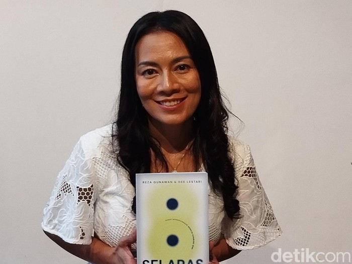 Dee Lestari Luncurkan Buku Selaran di Dia.Lo.Gue Kemang pada Minggu (14/9).
