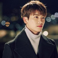 Park Hyung Sik memerankan CEO Ahn Min Hyuk dalam drama Korea Strong Woman Do Bong Soon (2017). Di balik kepribadiannya yang humoris dan penuh perhatian, pewaris perusahaan video game itu menyimpan trauma masa lalu. Foto: Instagram