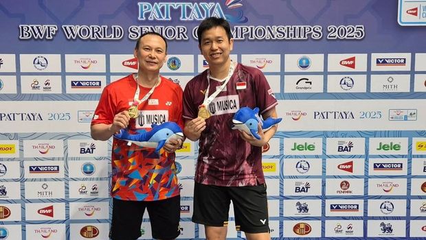 Hendra Setiawan meraih gelar juara di Kejuaraan Dunia Bulutangkis Senior 2025