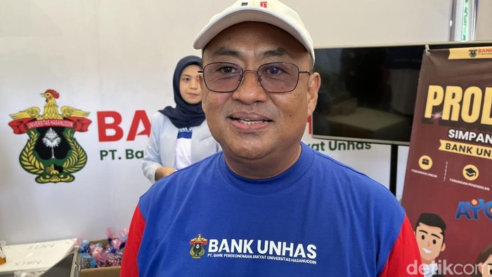 Direktur Utama Bank Unhas, Henry Kissinger Sappetaw