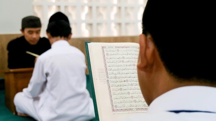 Ilustrasi belajar mengajar Al-Quran