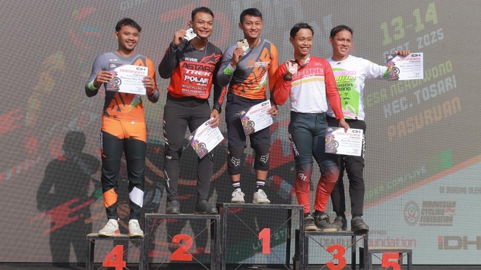 Para pemenang Indonesian Downhill (IDH) Urban 2025 di Pasuruan