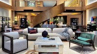 Produk furnitur premium kelas dunia tersebut kini juga bisa dinikmati masyarakat Indonesia.