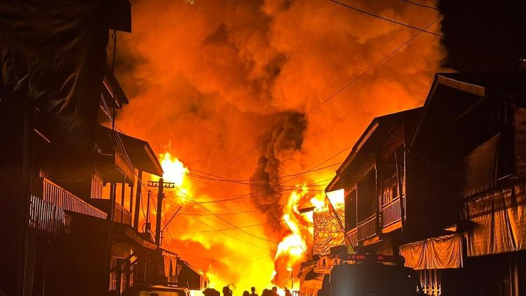 Saat Si Jago Merah Lalap 51 Rumah dan Toko di Lumbis
