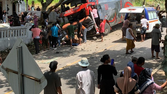5 orang meninggal dunia akibat kecelakaan bus di Probolinggo