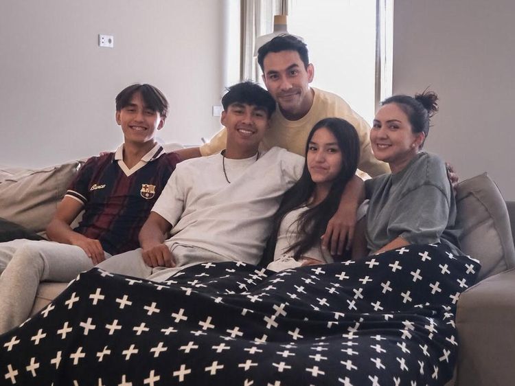 3 Anak Donna Agnesia-Darius Sinathrya Merantau ke Portugal demi Sekolah