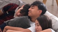 Semua demi pendidikan dan masa depan kiddos. Akhirnya setelah 3 tahun terakhir Sabrina sendirian, sekarang bisa bareng sama Kakak-kakak lagi. Semangat ya Chub, everything will always come with greater responsibility.. you will be okay and you can do it!! We love you Sabrina, tulis Donna Agnesia dilihat pada Minggu (14/9/2025). Foto: Instagram @dagnesia