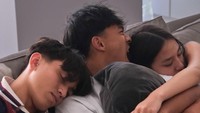 Kepada detikcom, Donna Agnesia menceritakan alasan dia dan Darius Sinathrya menyekolahkan anak-anaknya di Braga, Portugal. Portugal negara yang sangat mementingkan pendidikan dan di Braga ada International Cambridge School, living cost di Portugal lebih murah daripada negara Eropa lain dan anak-anak juga mau tinggal di sana, ungkap Donna Agnesia. Foto: Instagram @dagnesia
