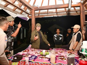 Bima Arya Tinjau Siskamling di NTB, Dorong Warga Aktif Jaga Keamanan