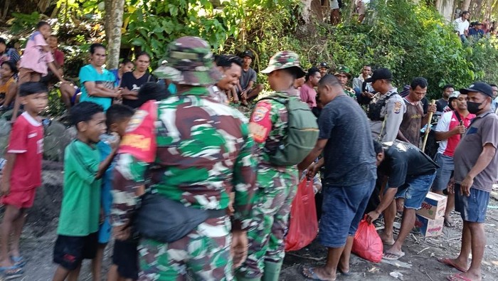 Kemensos Suplai Kebutuhan Korban Banjir Bandang Nagekeo