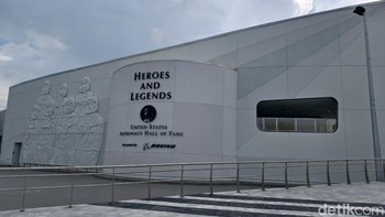 Ada pula gedung Heroes and Legends untuk mengetahui para penjelajah antariksa yang disajikan secara immersive. Foto: Adi Fida Rahman/detikINET