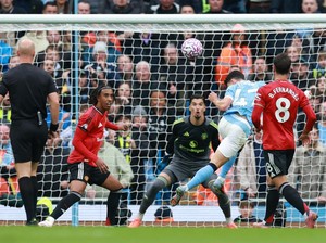 Kata Enzo Maresca dan Michael Carrick soal King of Manchester