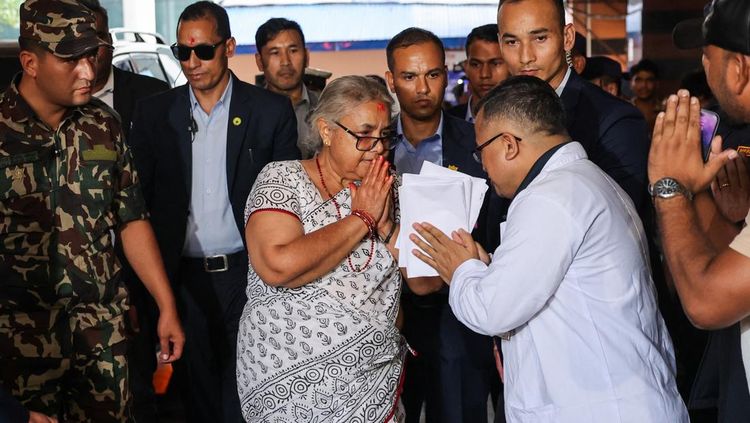 Momen PM Sementara Nepal Jenguk Korban Demo Berdarah di Kathmandu