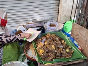 7 Kuliner di Pasar Besar Malang, Ada Cwimie hingga Nasi Bhuk Enak