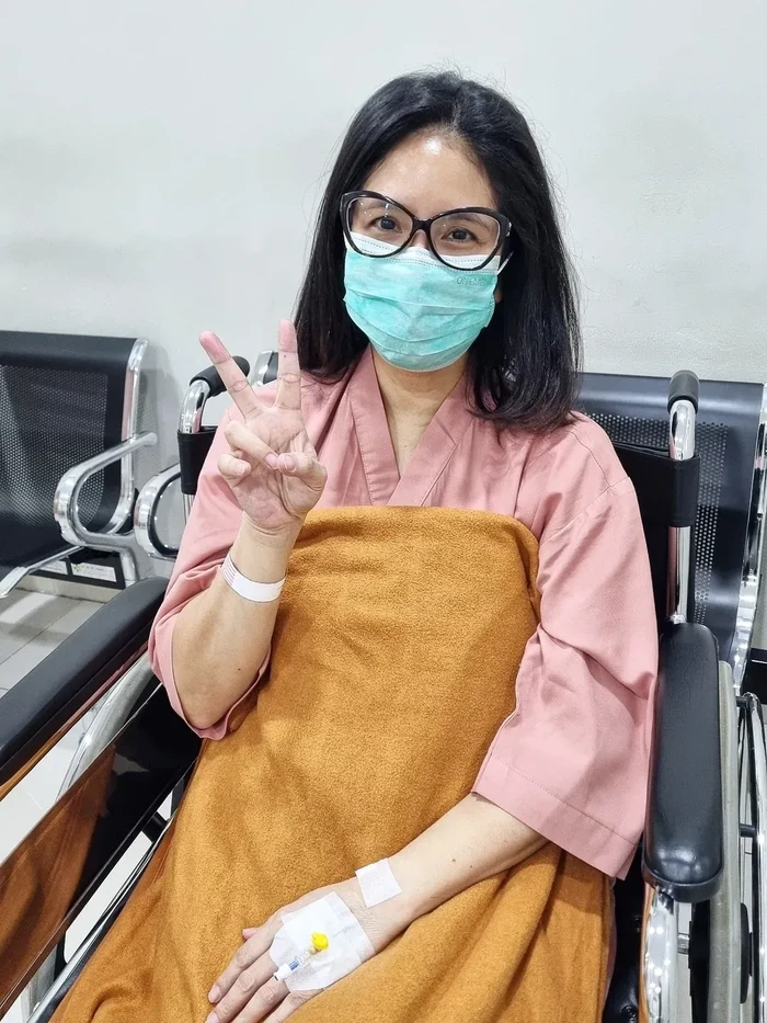 Novita Angie operasi batu empedu, dua bulan sebelum ultah ke-50.