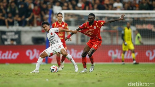 Persija Jakarta menjamu Bali United pada pekan ke-5 Super League 2025/26 di Jakarta International Stadium (JIS), Minggu (14/9). Persija kental dengan nuansa Brasil, sementara Bali United sarat pilar dari Belanda.
