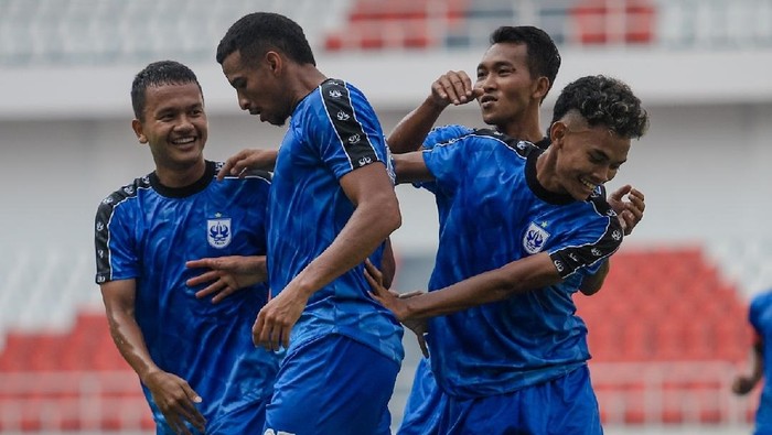 Pemain PSIS Semarang saat melakoni sesi latihan. Foto diunggah Minggu (14/9/2025).
