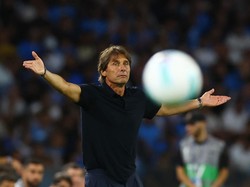 Antonio Conte menjadi pelatih dengan bayaran paling mahal di Serie A 2025/2026. Ia digaji 8 juta euro (Rp 154,3 miliar) per musim oleh Napoli. Foto: REUTERS/Ciro De Luca