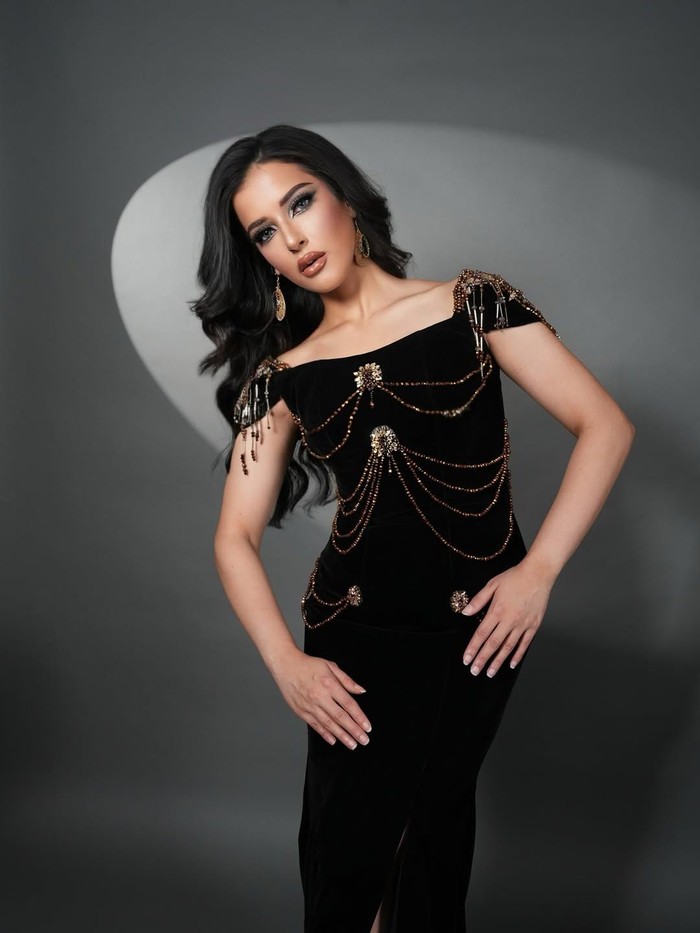 Tasya Farasya ikut tren Barbie Girl.