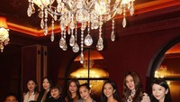 Bersama teman sesama artis yang memiliki brand kecantikan, Tasya Farasya bergabung makan malam bersama. Foto: Instagram/@tasyafarasya