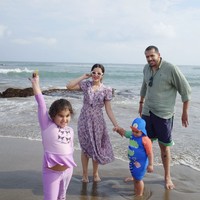 Tak hanya momen berdua, kebersamaan dengan kedua buah hati mereka juga terekam dalam momen liburan di Bali pada bulan Juli. Tampak kebahagiaan menyelimuti keluarga ini. Foto: dok. Instagram @tasyafarasya