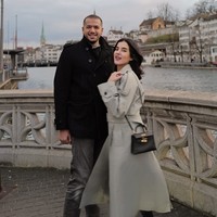 Selebgram dan pengusaha kecantikan Tasya Farasya melayangkan gugatan cerai kepada suaminya, Ahmad Assegaf, pada 29 September 2025. Pasangan ini tampak selalu harmonis di media sosial, namun berujung pisah, karena dugaan penggelapan dana perusahaan yang dilakukan Ahmad. Foto: dok. Instagram @tasyafarasya