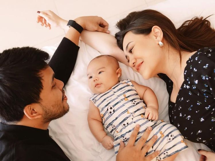 Gemas... Senyuman Baby Arash, Putra Thariq Halilintar dan Aaliyah Massaid