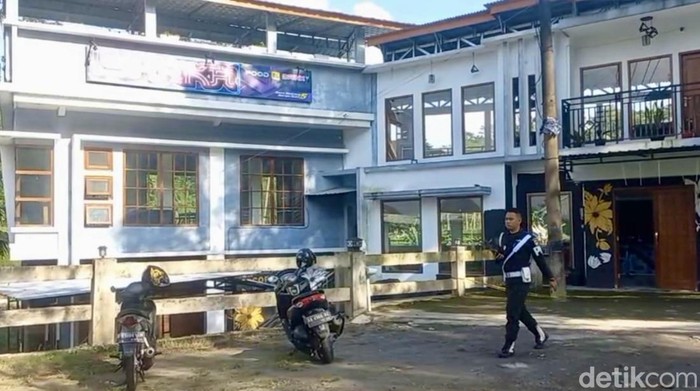 Lokasi pembacokan dengan korban anggota TNI di salah satu kafe di Wonosobo, Minggu (14/9/2025).